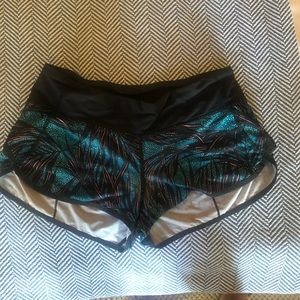 Lululemon multi color shorts Size 6